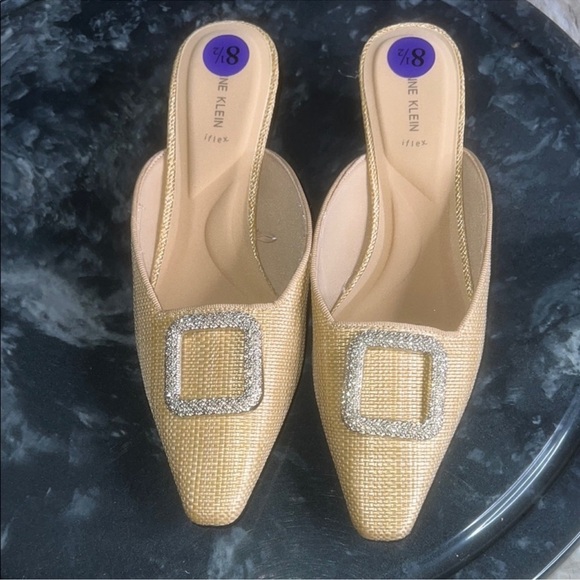 Ak anne klein iflex shoes aklaverne Nine West Gold Slip-On Mules - Picture 1 of 10